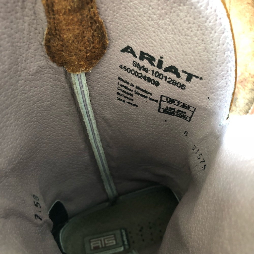 ARIAT Cowboy Boots - Picture 8 of 8